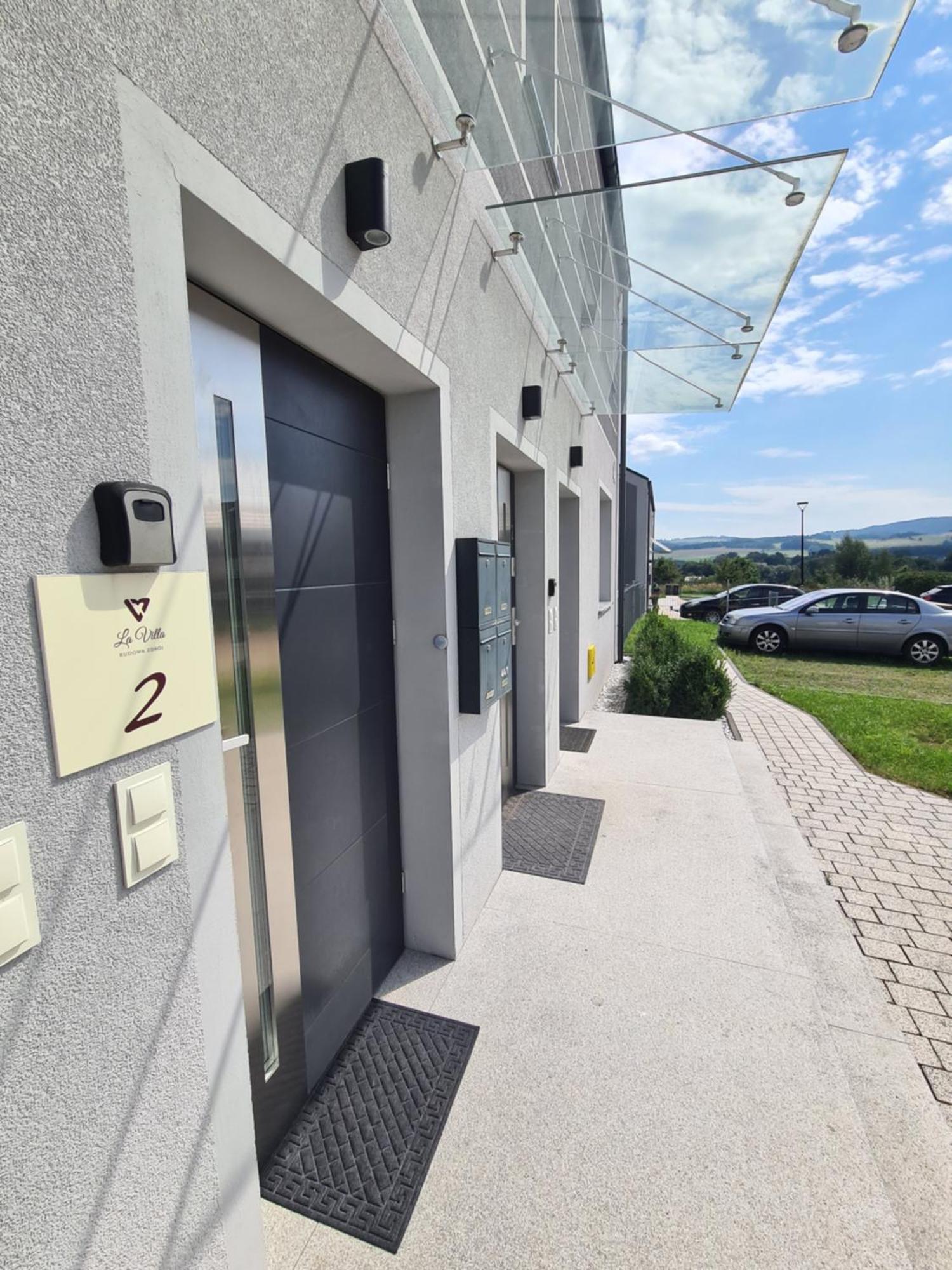 Apartamenty "La Villa" Superior II Z Dwoma Sypialniami, Balkonem, Parkingiem, Blisko Centrum Kudowa-Zdrój Exteriör bild