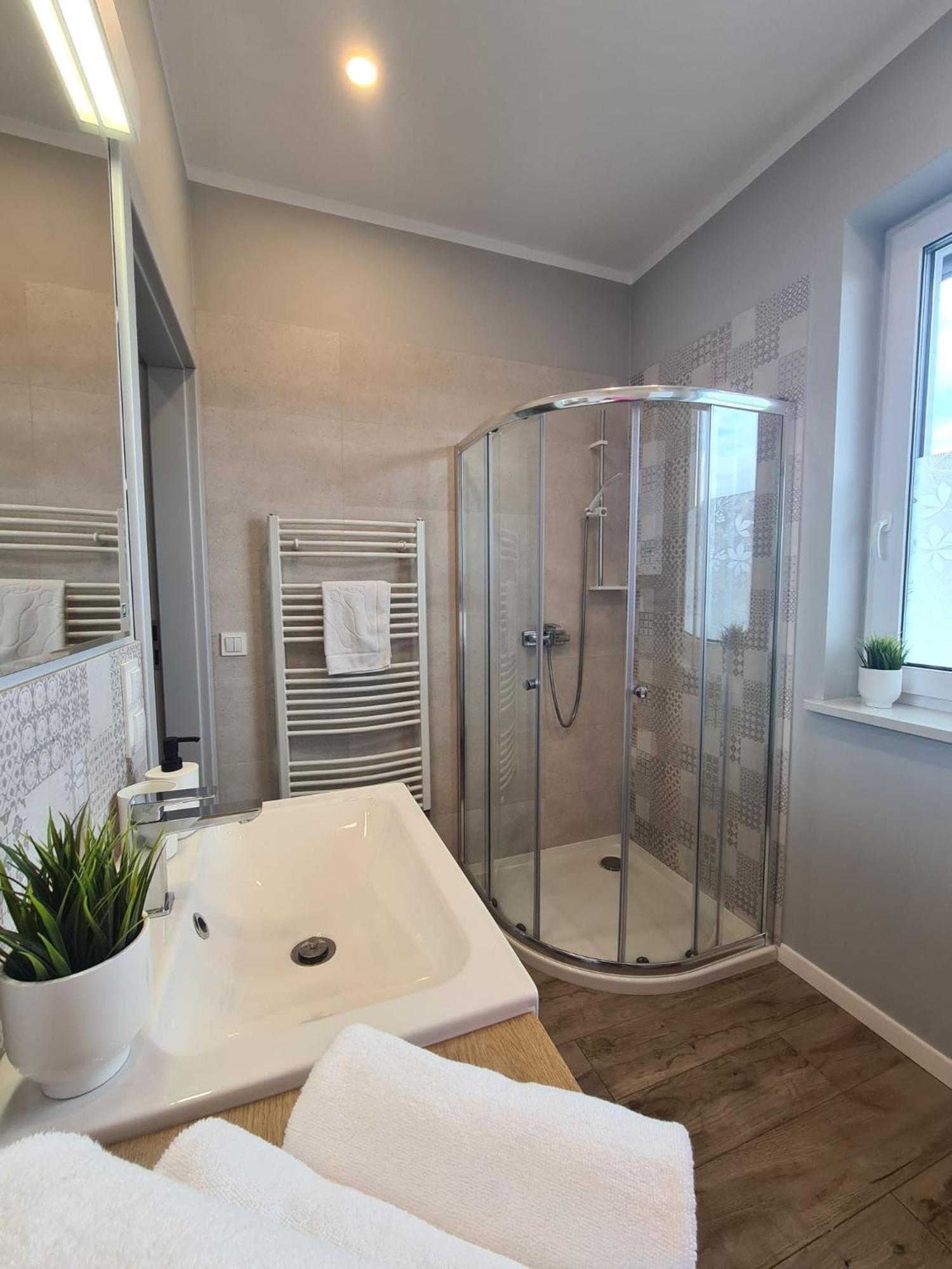 Apartamenty "La Villa" Superior II Z Dwoma Sypialniami, Balkonem, Parkingiem, Blisko Centrum Kudowa-Zdrój Exteriör bild